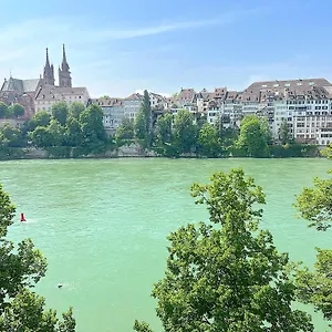Riverside Apartment Basel